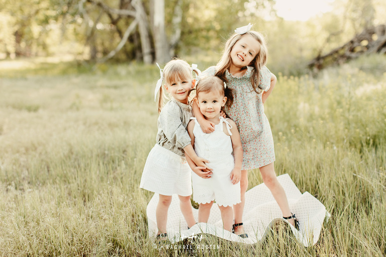 Denver Mom and daughter sibling family shoot at Bluff Lake in Stapleton